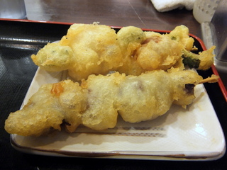 おにやんま@青物横丁(6)冷並ぶっかけ290麺0.560ゴーヤとうずら天200砂肝天150.JPG